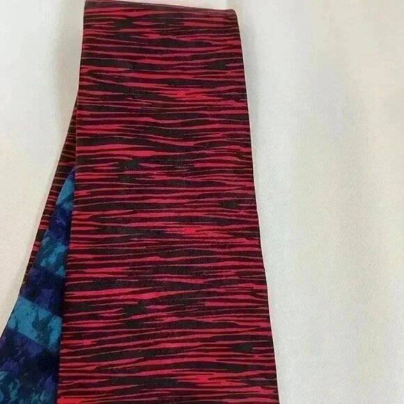 SURREY MENS NECKTIE RED BLUE 100% SILK TIE - Picture 5 of 11